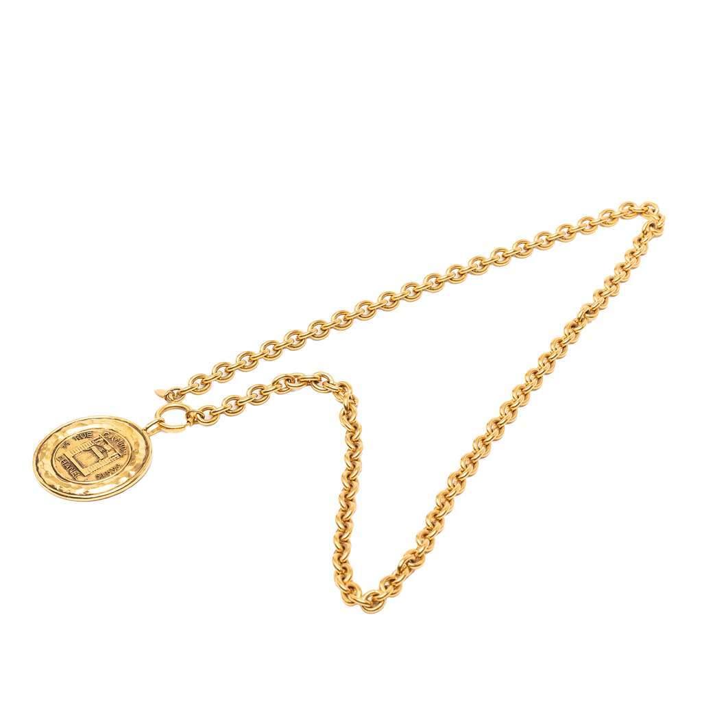 Chanel Gold Plated 31 Rue Cambon Coin Pendant  Necklace Gold Metal Very good condition - Front View