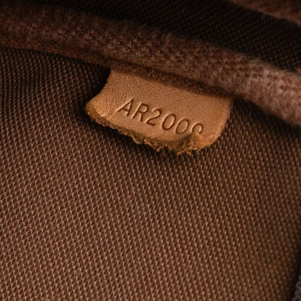 Louis Vuitton Monogram Pochette Accessoires Brown Very good condition - Box View