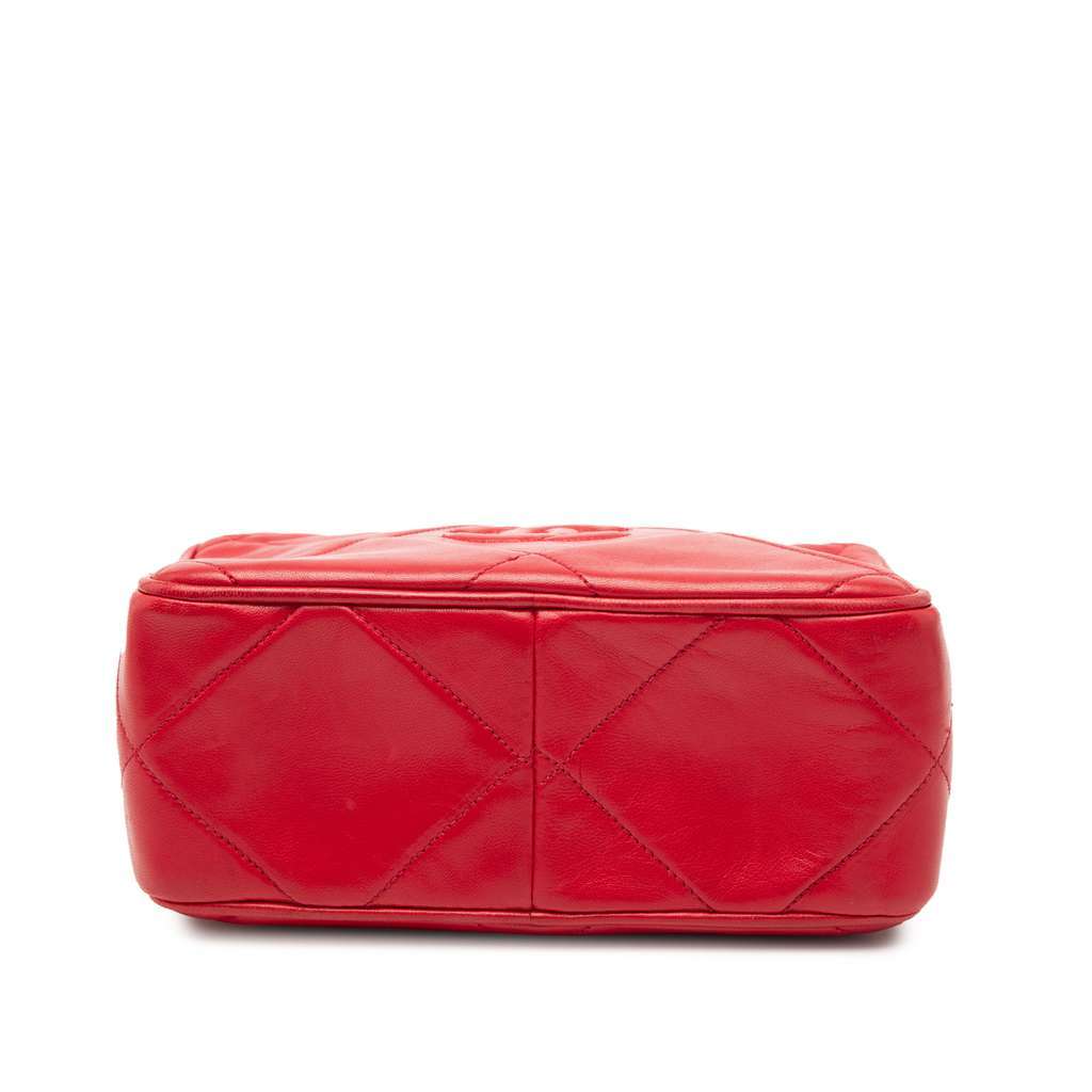 Chanel CC Quilted Lambskin Tassel Camera Bag Red Leather Good - Inside View