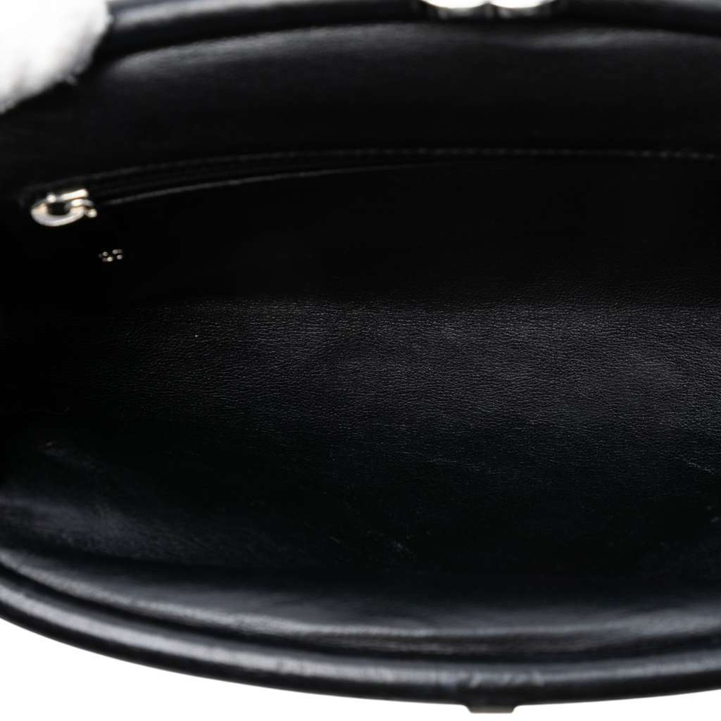 Chanel Quilted Lambskin Timeless Kisslock Clutch Black Leather Good condition - Model View