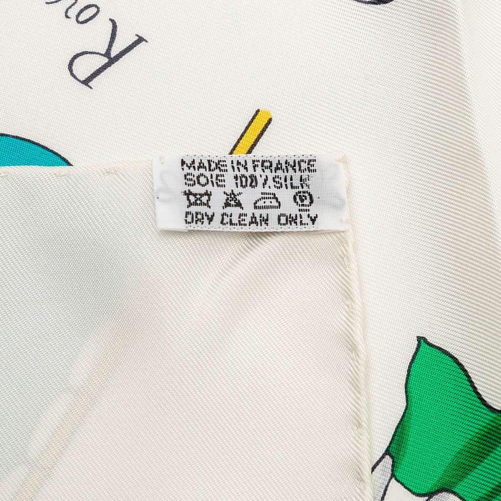 Hermès Pavois Silk Scarf 90 White Silk Good condition - Back View
