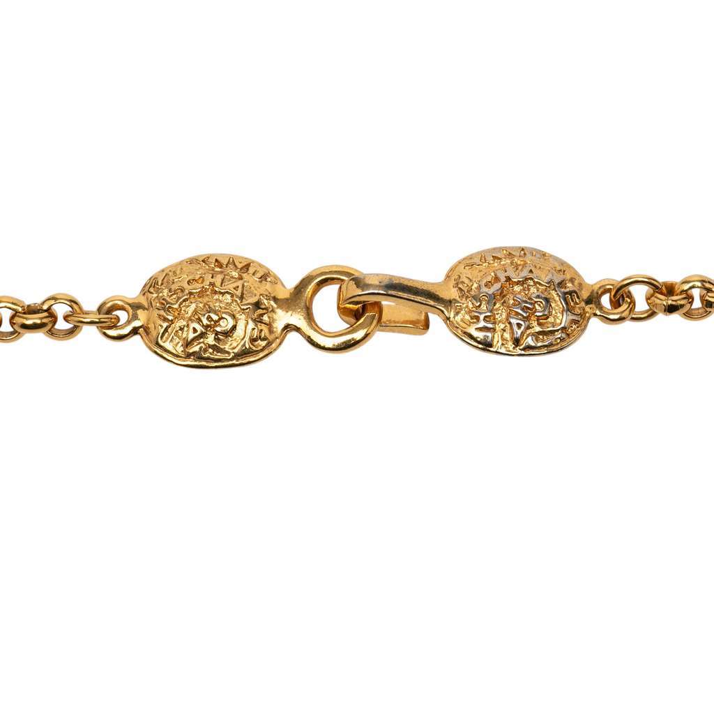 Chanel Gold Plated CC Medallion Pendant Necklace Gold Metal Very good condition - Model View