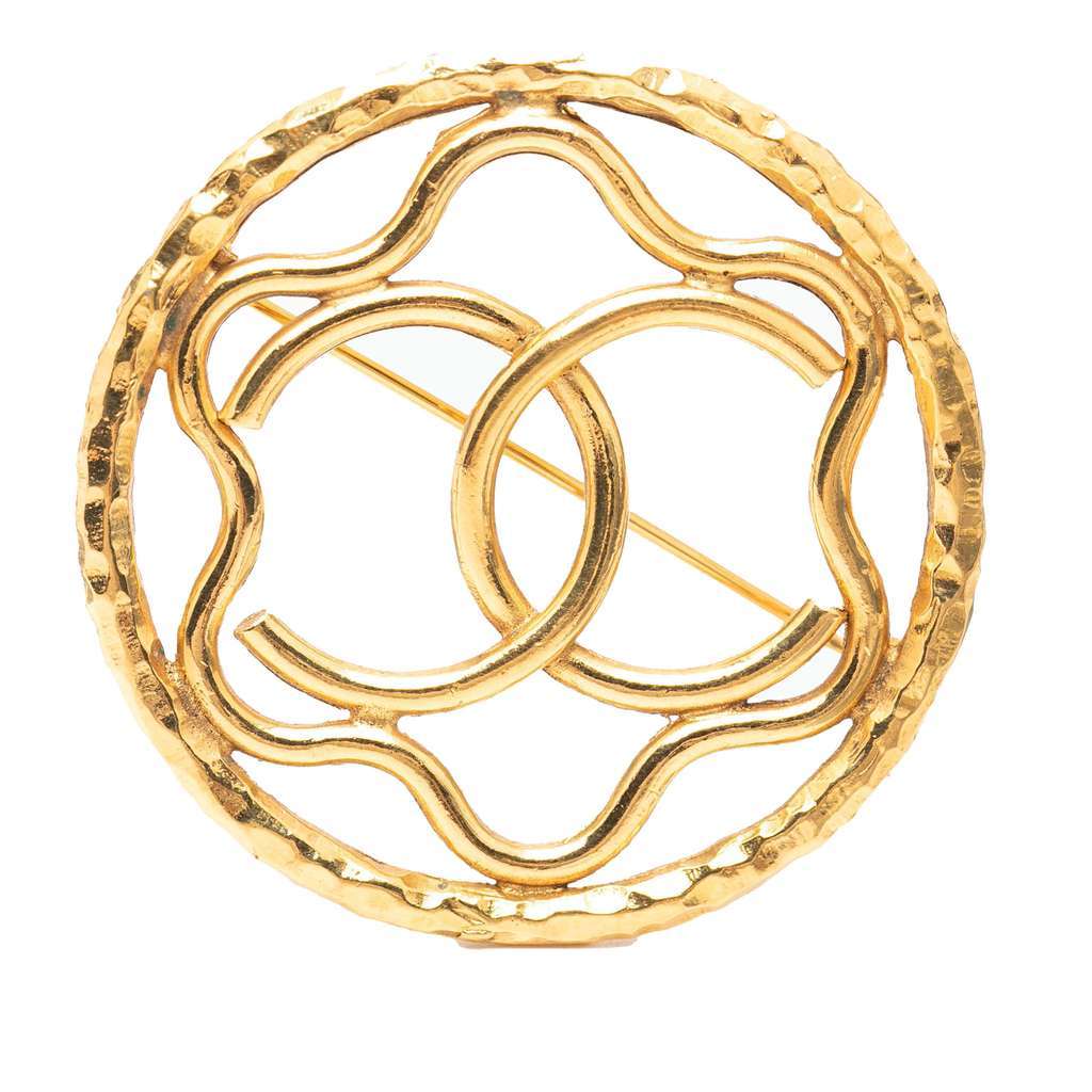 Chanel CC Gold Plated Round Brooch Gold Metal Very good - Front View