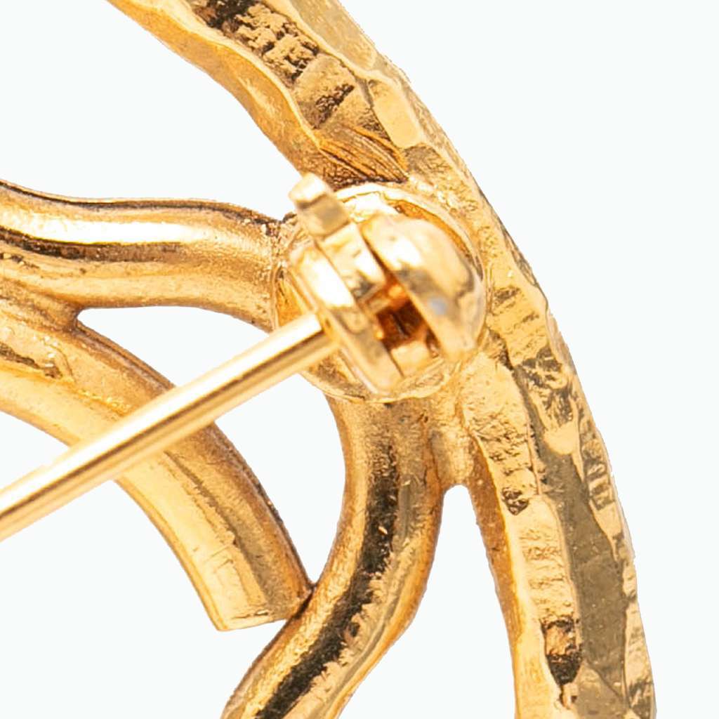 Chanel CC Gold Plated Round Brooch Gold Metal Very good - Box View