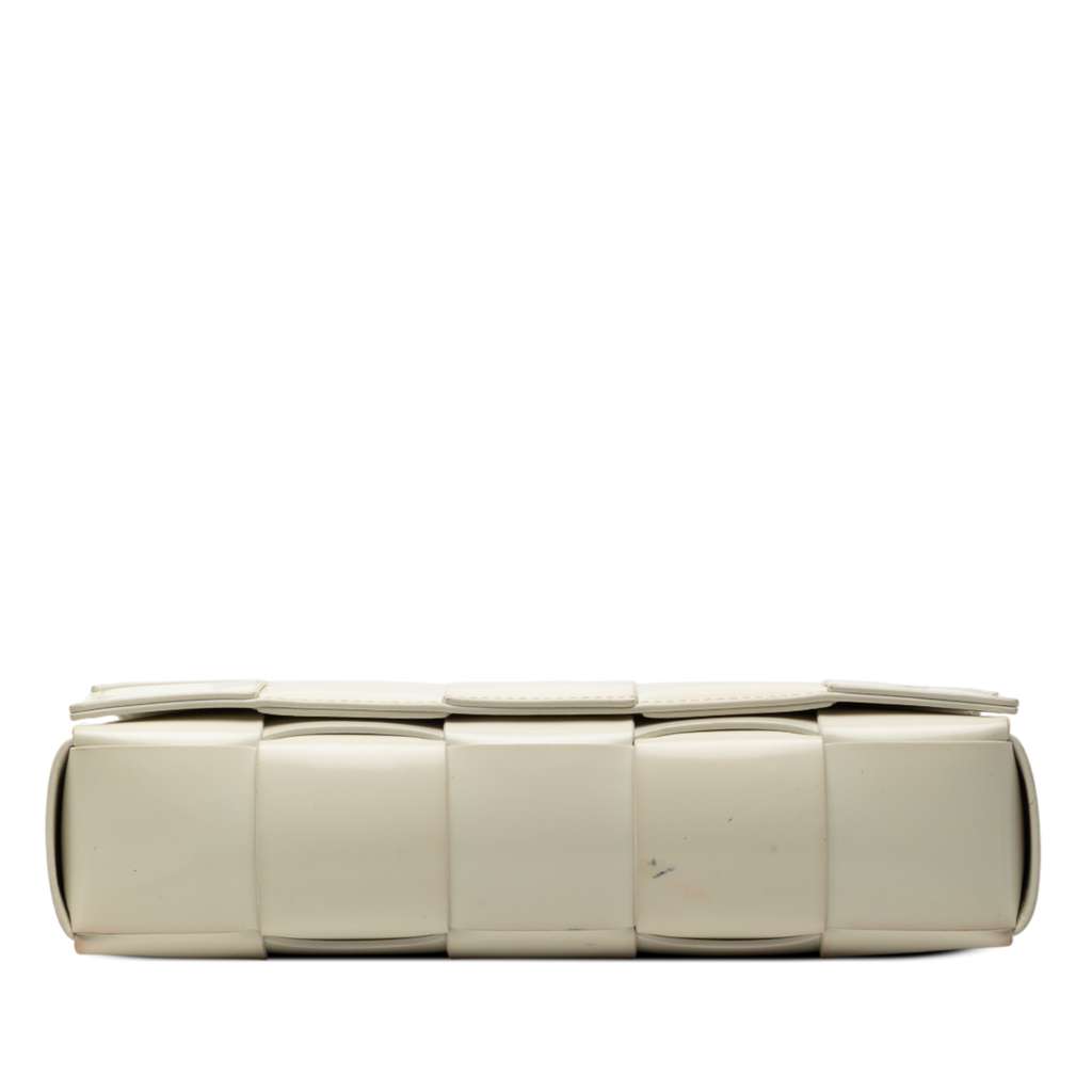 Bottega Veneta Nappa Intrecciato Cassette Crossbody White Leather Very good condition - Inside View