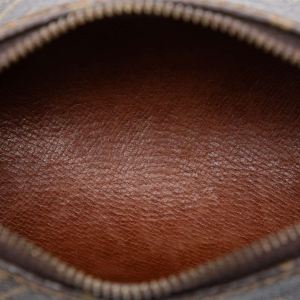 Louis Vuitton Monogram Papillon Pochette Brown Very good condition - Model View