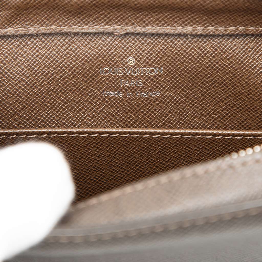 Louis Vuitton Taiga Pochette Baikal Brown Leather Good - Box View