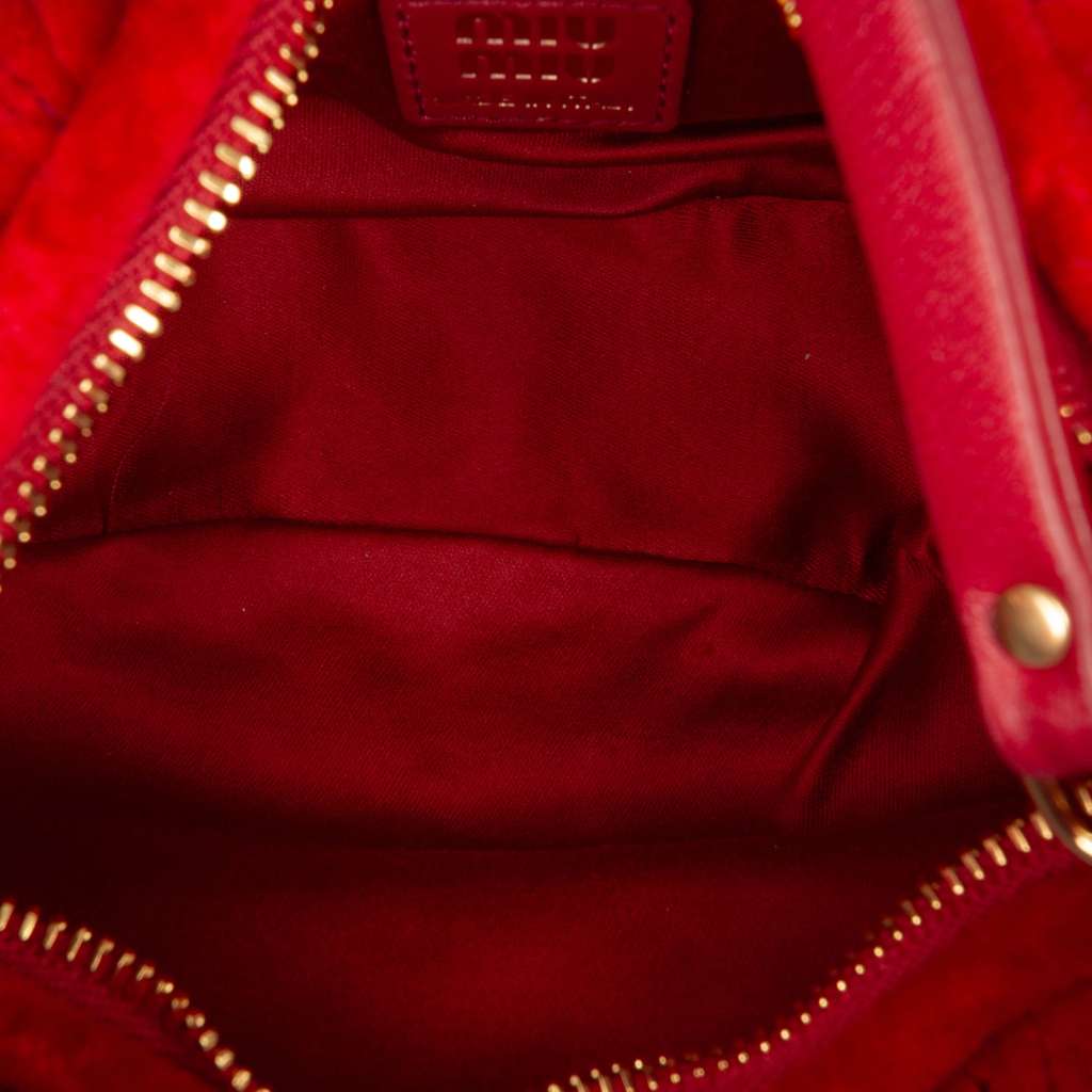 Miu Miu Mini Matelasse Velvet Wander Bag Red Velvet Very good - Model View