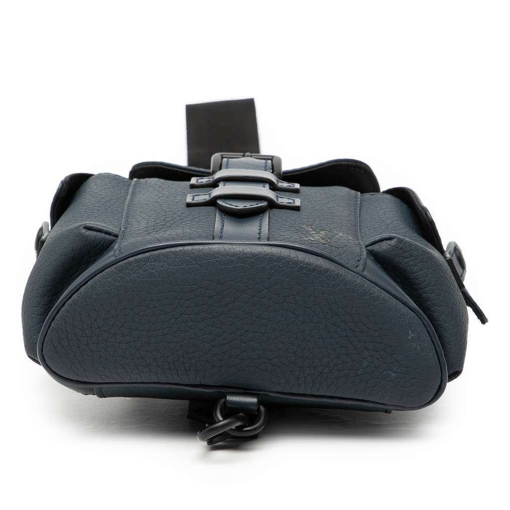 Louis Vuitton Taurillon Christopher XS Blue Leather Very good - Inside View
