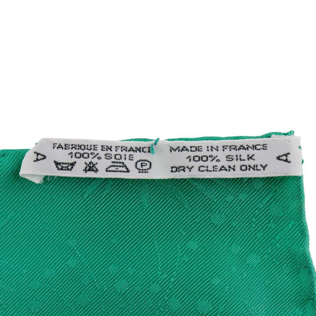 Hermès Luna Park Silk Scarf 90 Green Silk Very good condition - Inside View