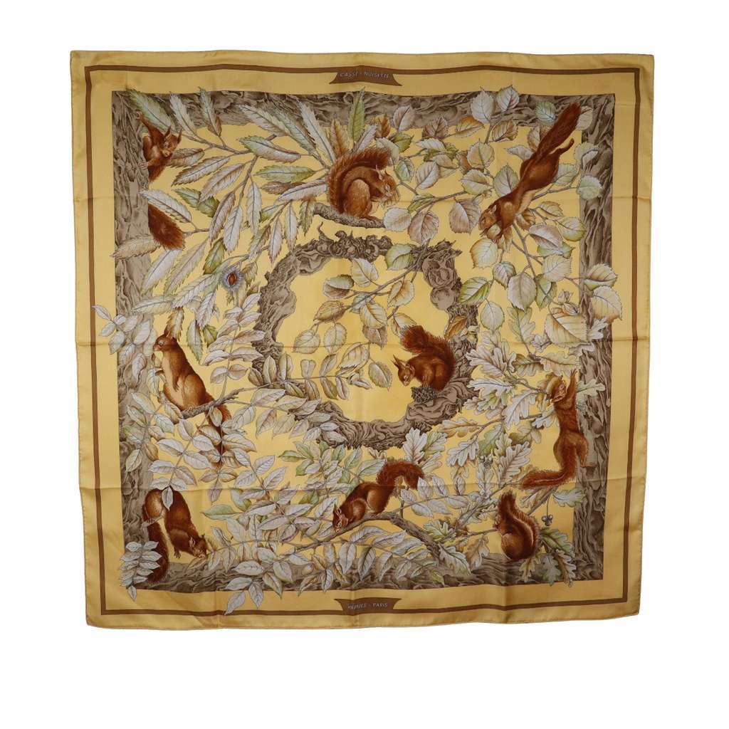 Hermès Casse Noisette Silk Scarf 90 Brown Silk Very good condition - Front View