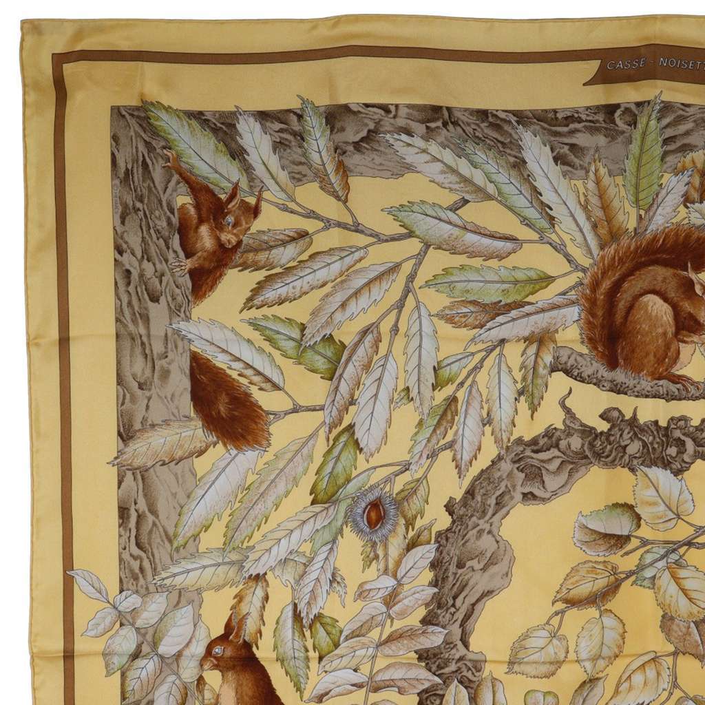 Hermès Casse Noisette Silk Scarf 90 Brown Silk Very good condition - Inside View