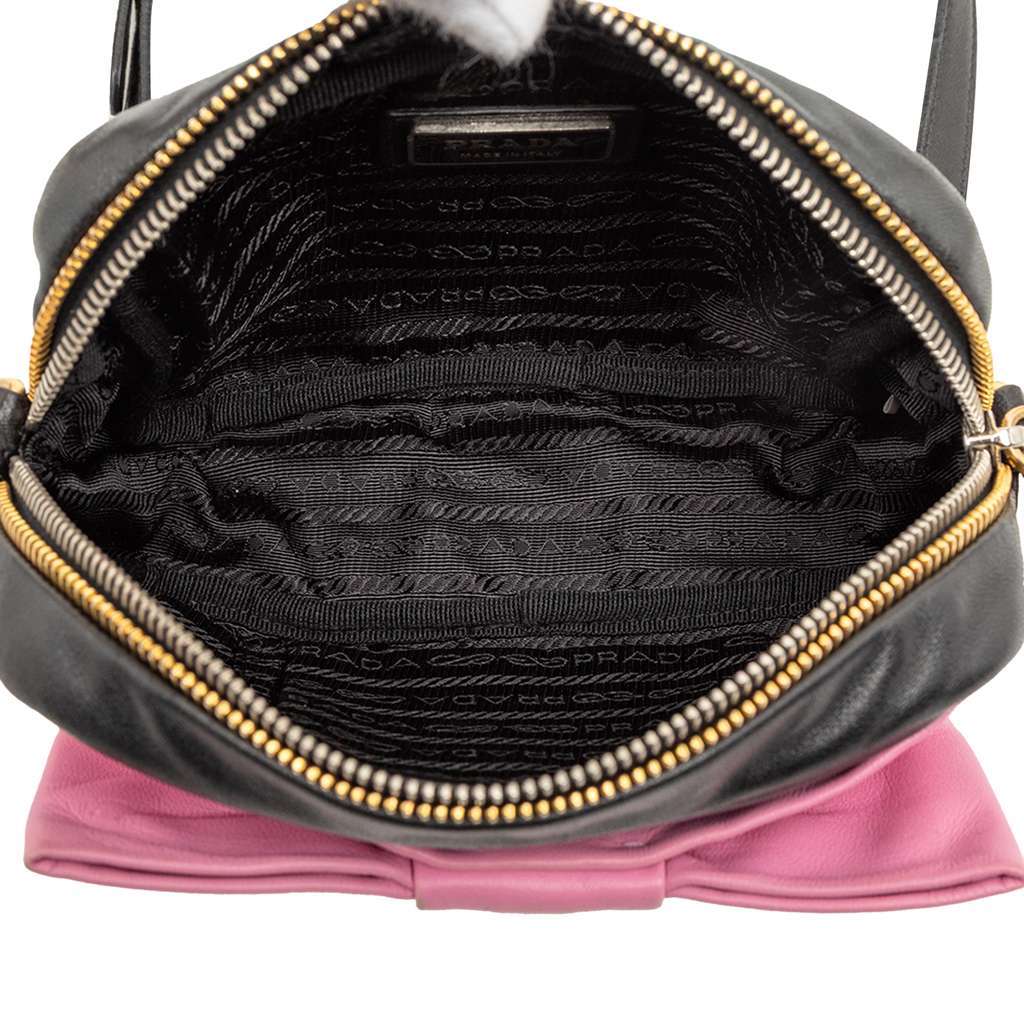 Prada Nappa Fiocco Bow Crossbody Black Leather Very good - Model View