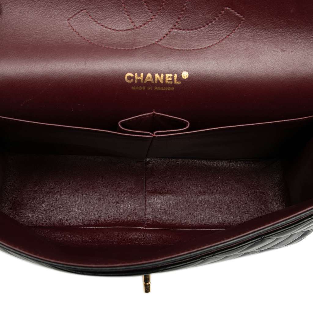 Chanel Jumbo Classic Lambskin Double Flap Black Leather Very good condition - Model View