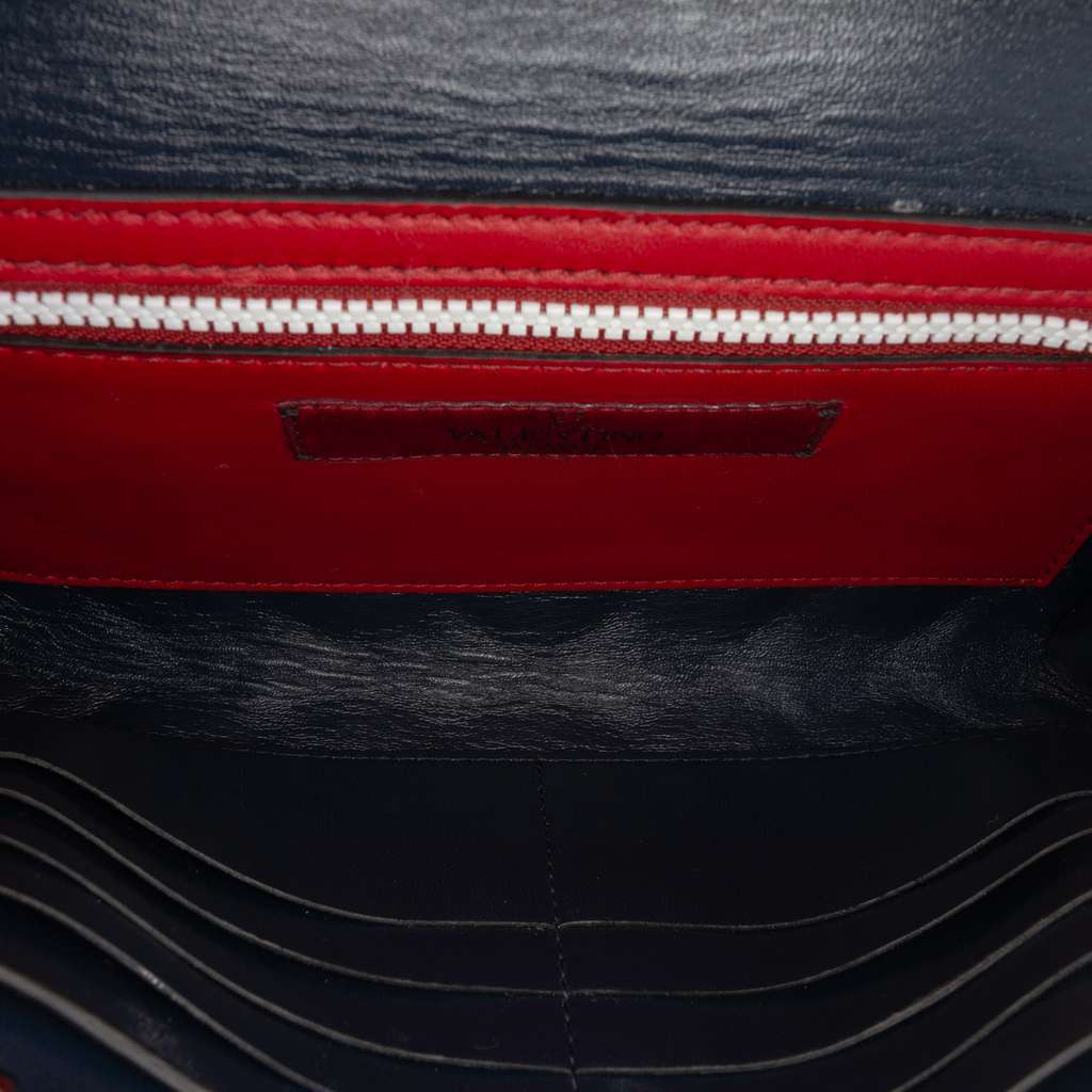Valentino Quilted Lambskin Free Rockstud Spike Wallet On Chain Black Leather Very good - Model View