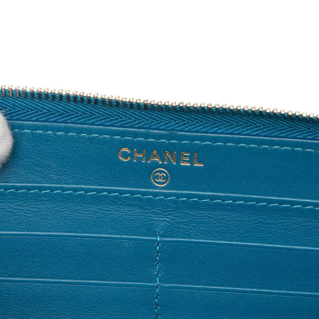 Chanel CC Quilted Caviar Zip Around Long Wallet Blue Leather Very good - Box View