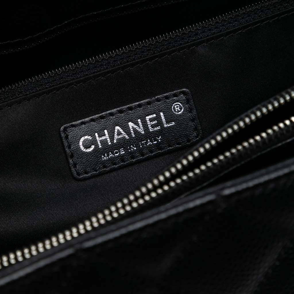 Chanel Caviar Grand Shopping Tote Black Leather Good - Box View