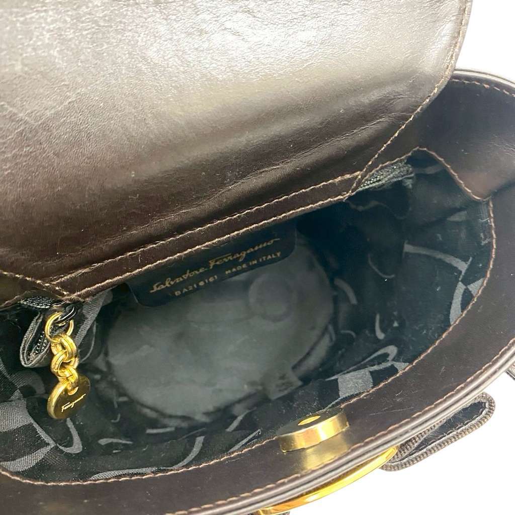 Salvatore Ferragamo Leather Vara Bow Top Handle Bucket Bag Brown Leather Very good condition - Inside View