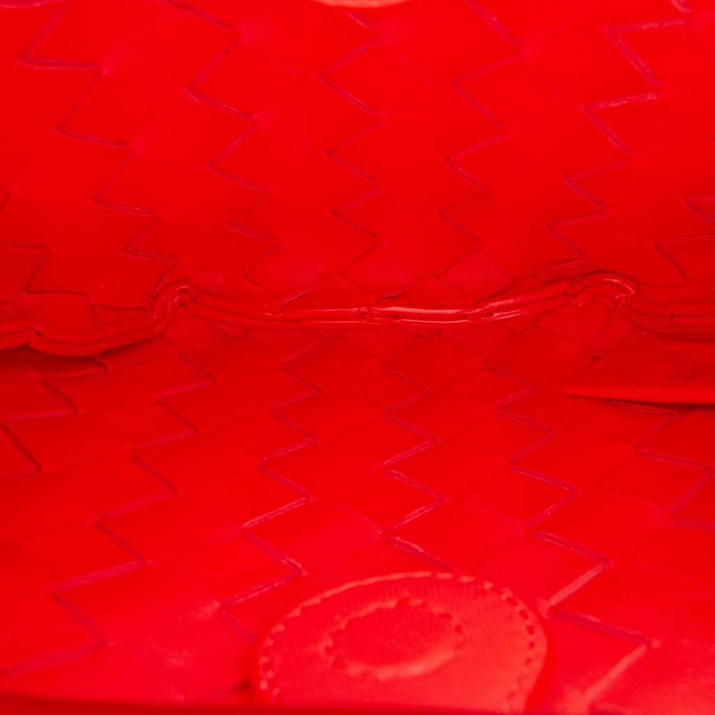 Bottega Veneta Baby Lambskin Intrecciato Sardine Red Leather Very good condition - Model View