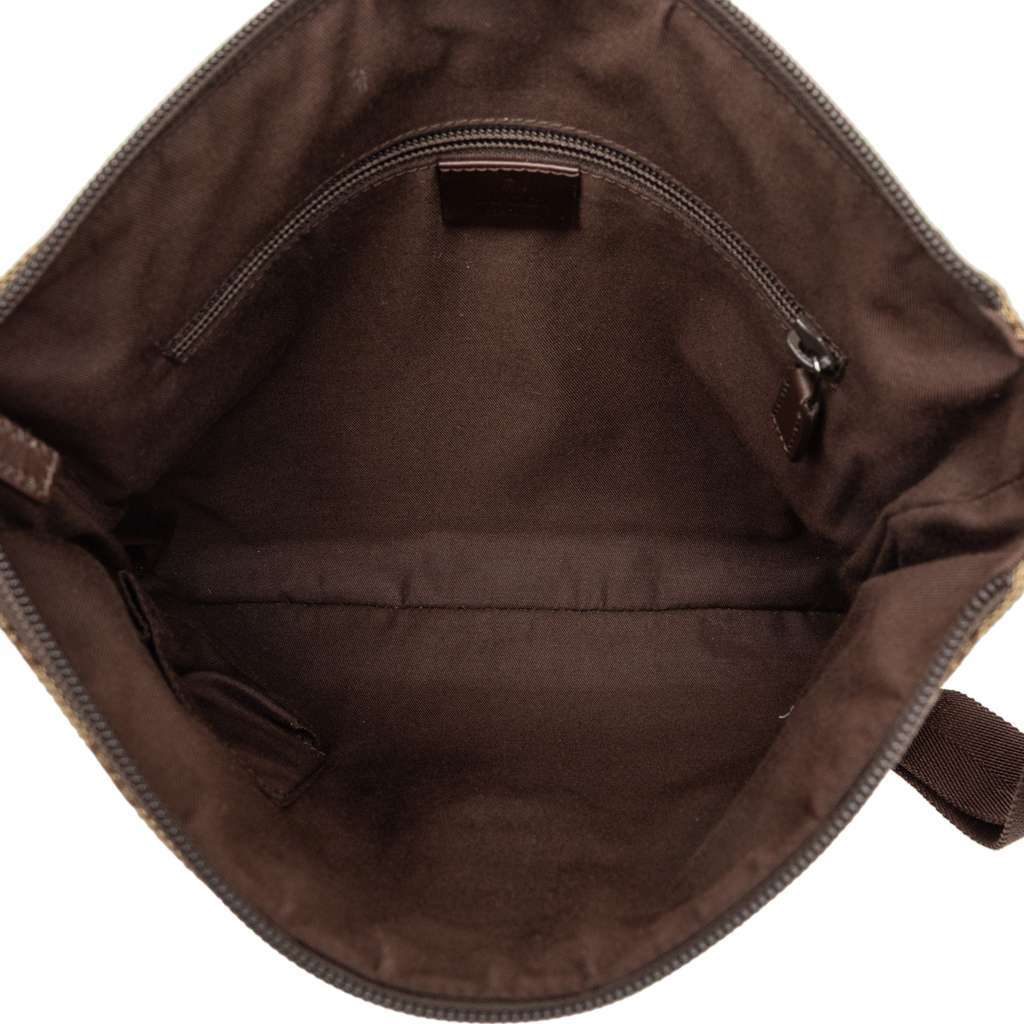 Gucci GG Canvas Crossbody Brown Canvas Very good - Model View
