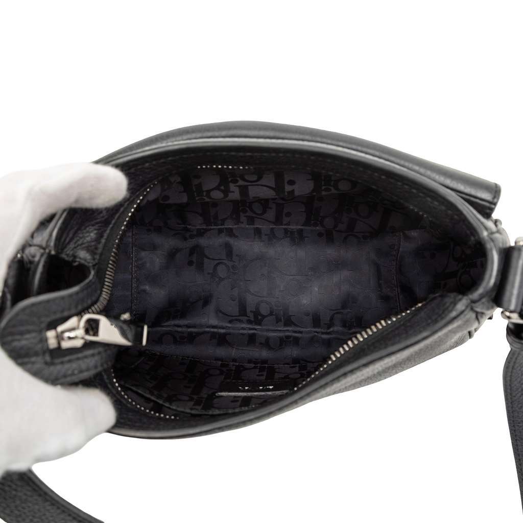 Dior Grained Calfskin Saddle Soft Bag Black Leather Very good condition - Model View
