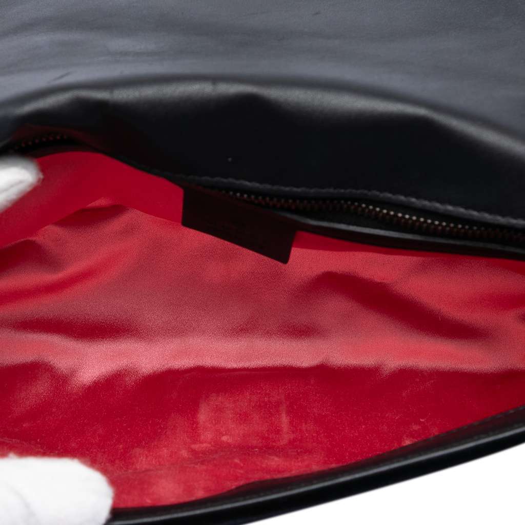 Gucci Medium GG Marmont Matelasse Velvet Crystal Embellished Shoulder Bag Black Velvet Very good condition - Model View