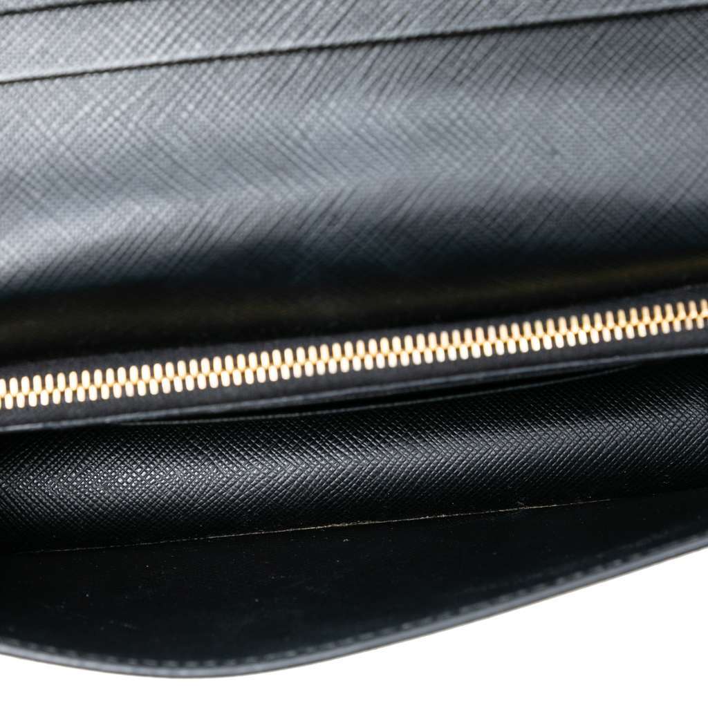 Prada Saffiano Wallet On Chain Black Leather Good - Model View