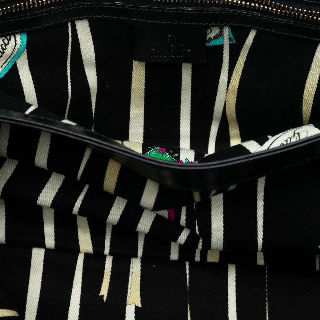 Gucci Suede and Patent Peggy Bamboo Top Handle Bag Black Leather Very good condition - Model View