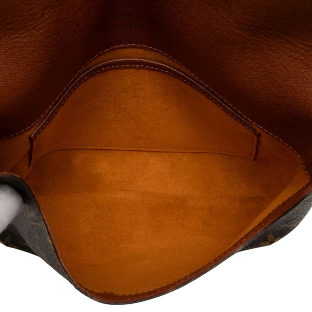 Louis Vuitton Monogram Musette Tango Short Strap Brown Very good - Model View