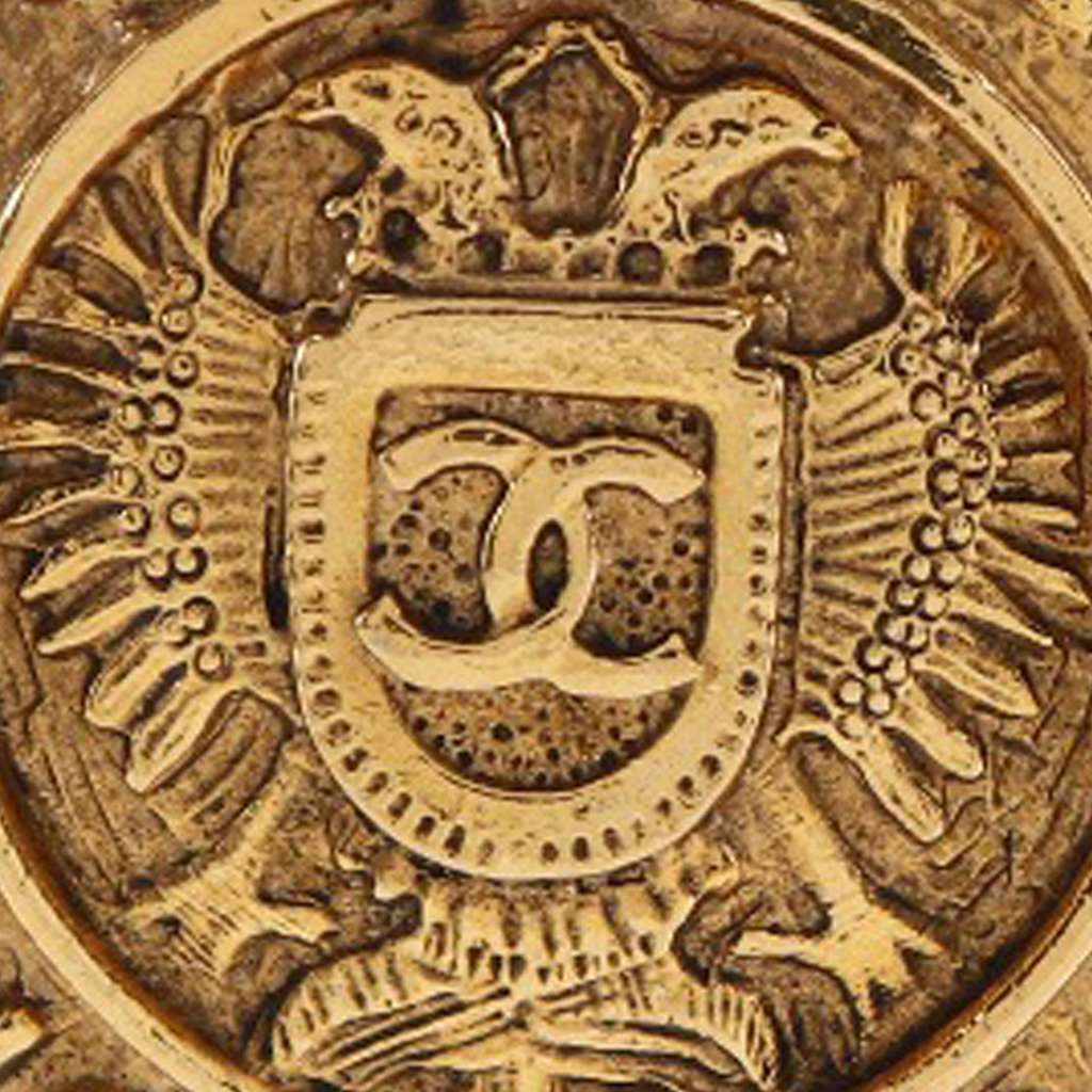 Chanel Gold Plated Rue Cambon Crest Clip On Earrings Gold Metal Very good - Model View