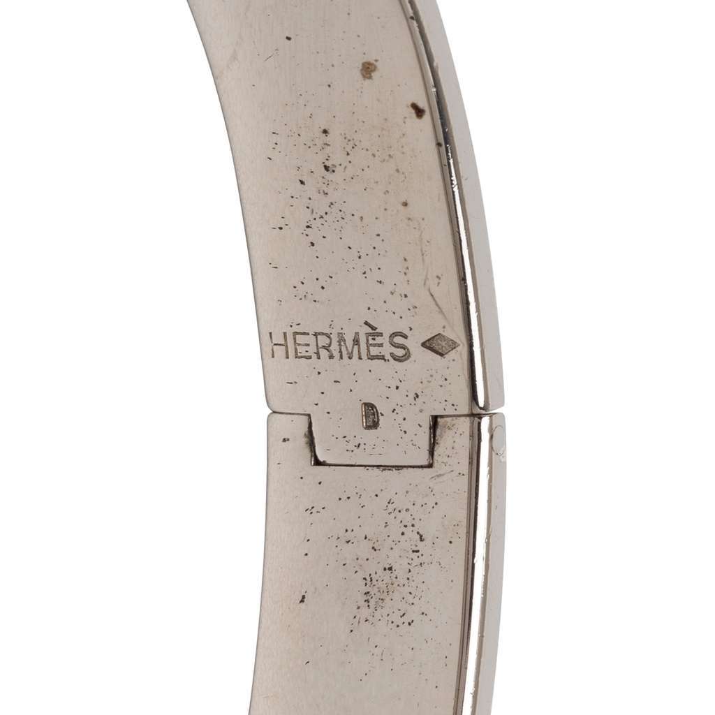 Hermès Narrow Enamel Clic H Bracelet PM Black Very good condition - Model View