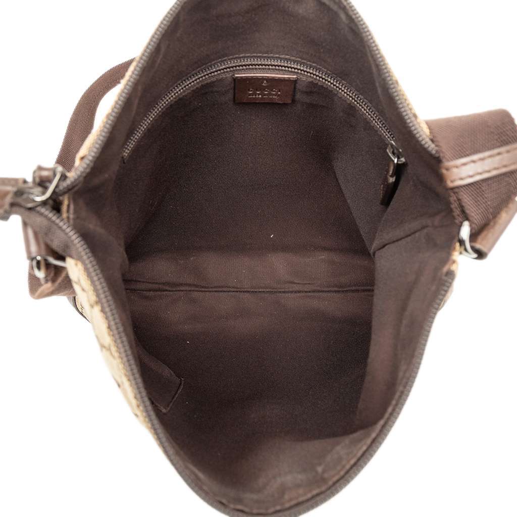 Gucci GG Canvas Crossbody Brown Canvas Very good - Model View