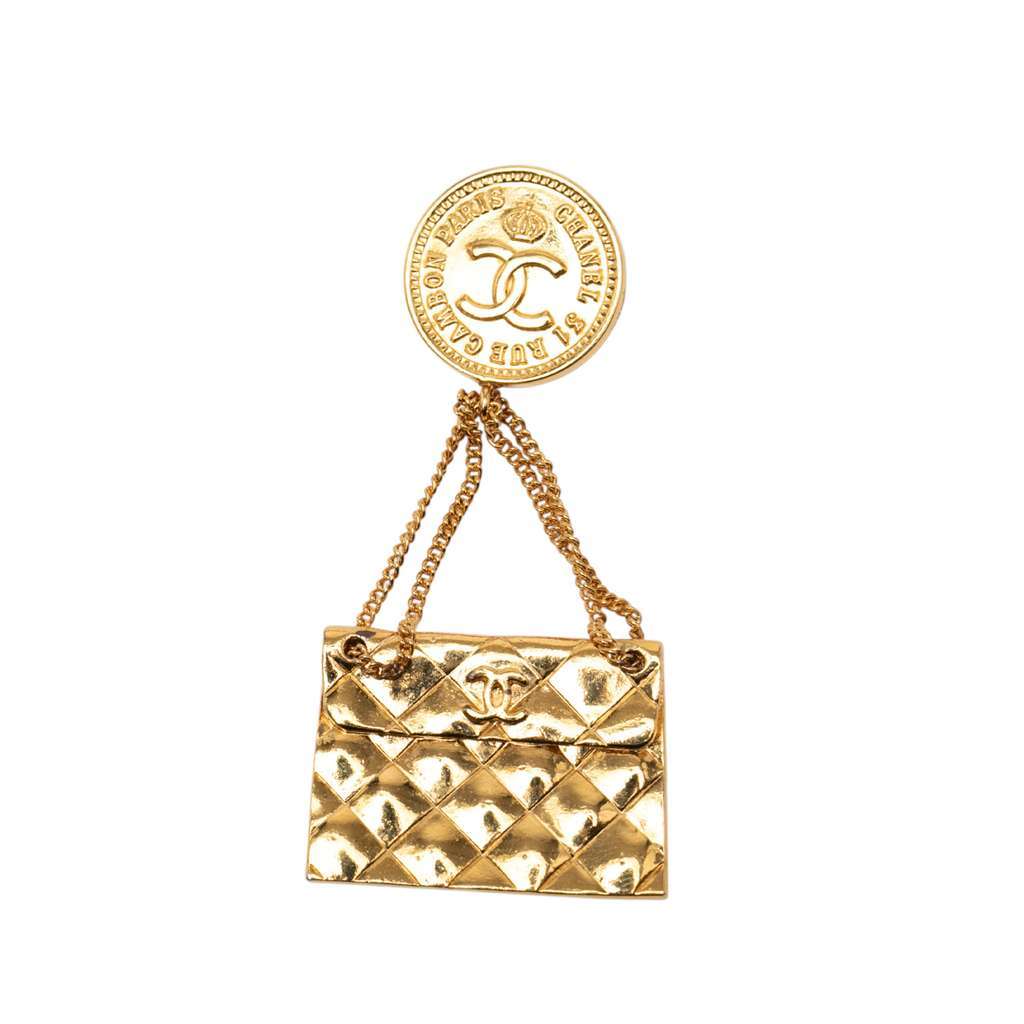 Chanel CC Gold Plated Quilted Flap Bag Medallion Brooch Gold Metal Very good - Front View