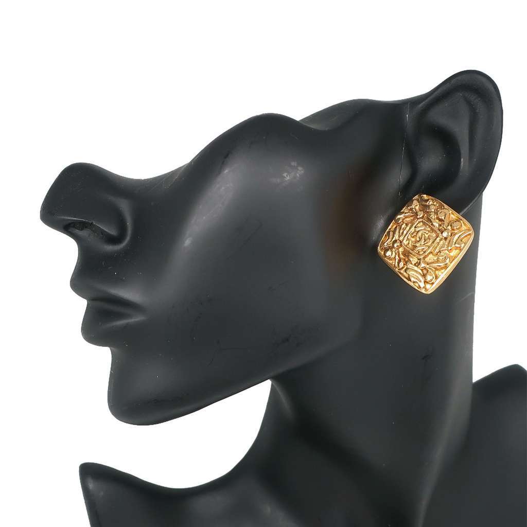 Chanel CC Gold Plated Diamond Clip On Earrings Gold Metal Very good - Box View