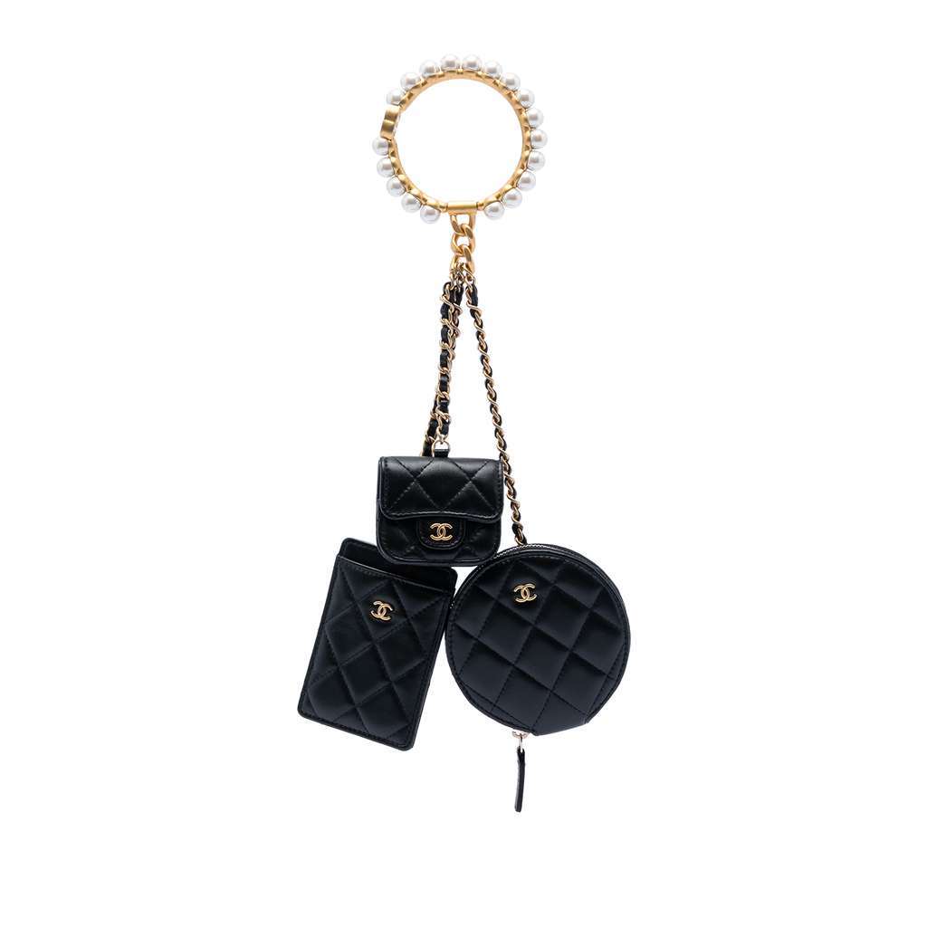 Chanel Quilted Lambskin Pearl Crown CC Wristlet Multi Pouches Black Leather Very good condition - Front View