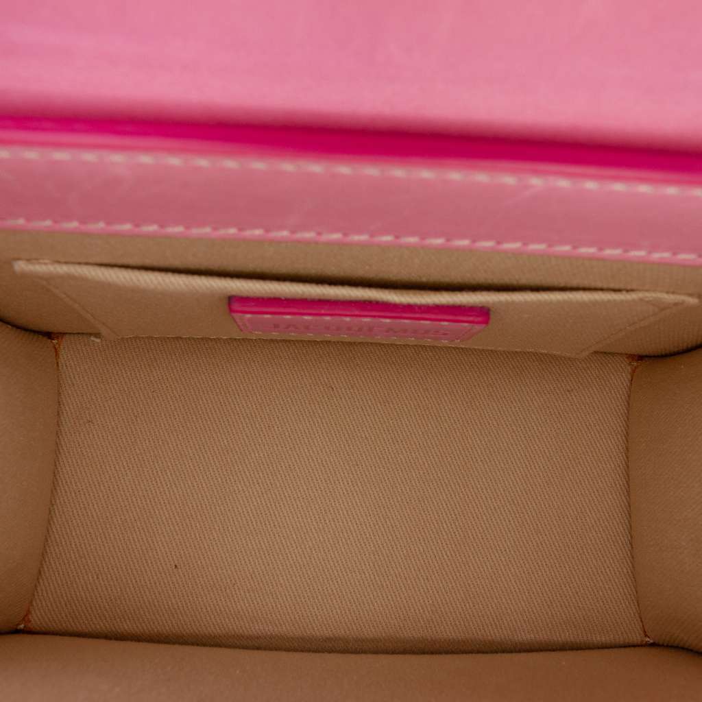 Jacquemus Leather Le Chiquito Moyen Pink Leather Good condition - Model View