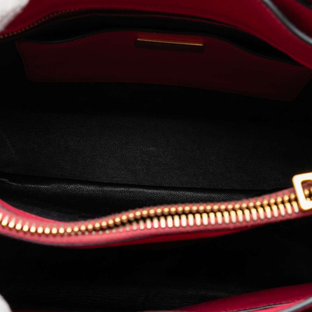 Prada Saffiano Soft Triple Pocket Tote Pink Leather Very good - Model View