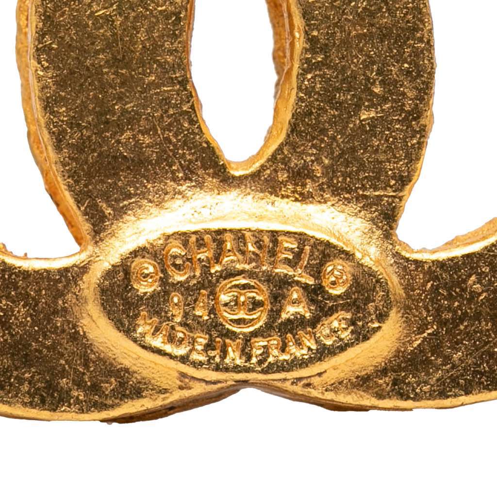 Chanel Gold Plated Triple CC Brooch Gold Metal Very good - Model View