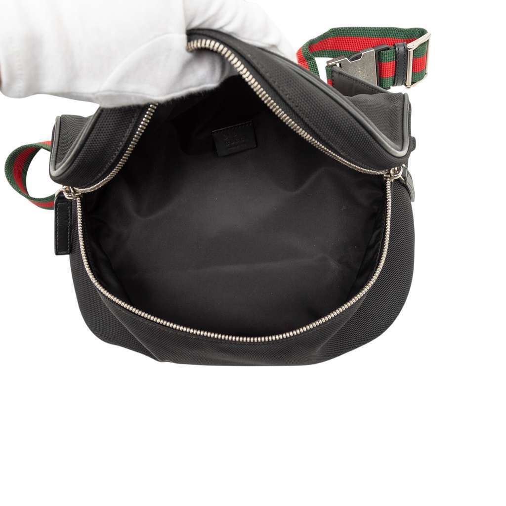 Gucci Nylon Web Belt Bag Black Very good - Model View