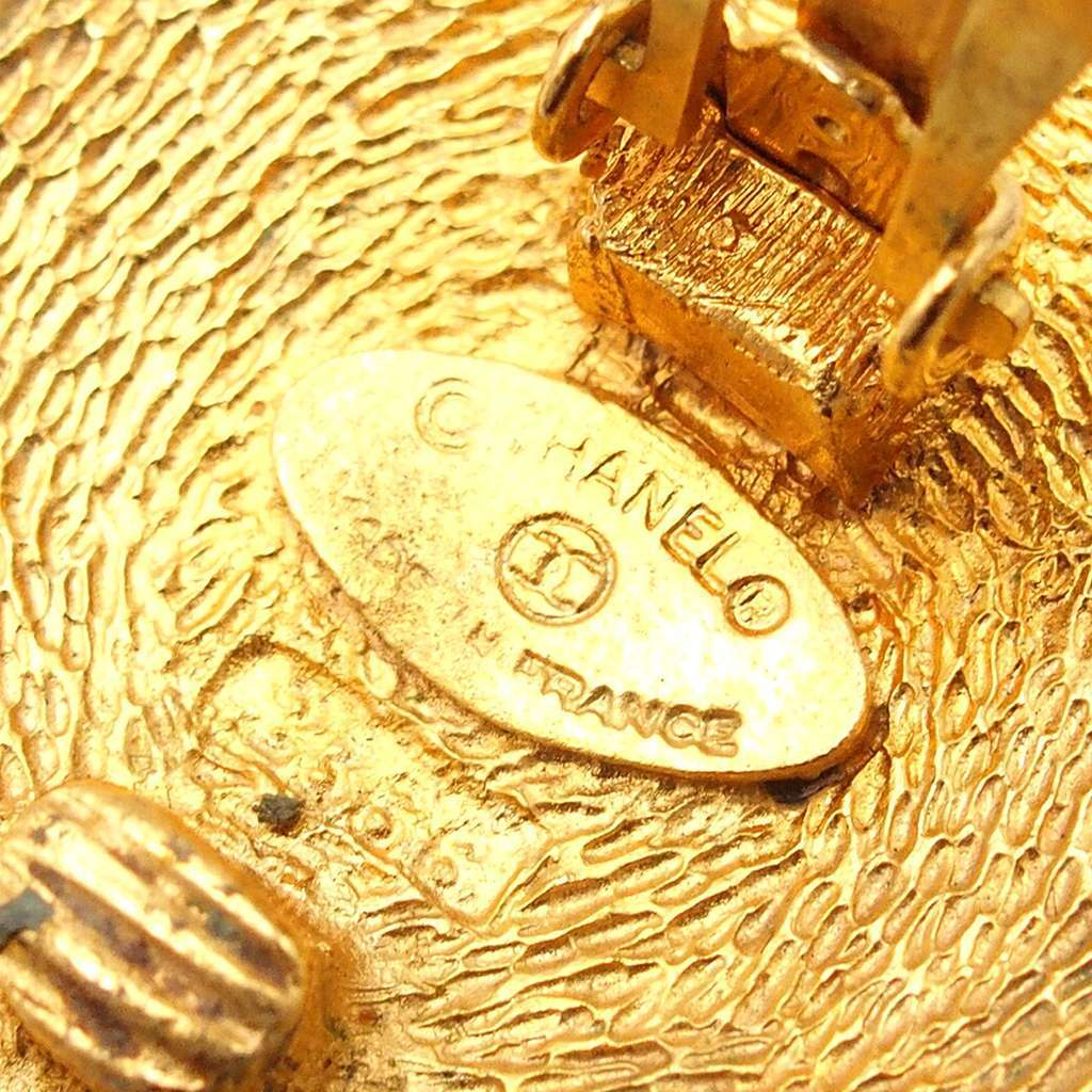 Chanel Gold Plated 31 Rue Cambon Round Clip On Earrings Gold Metal Very good condition - Box View