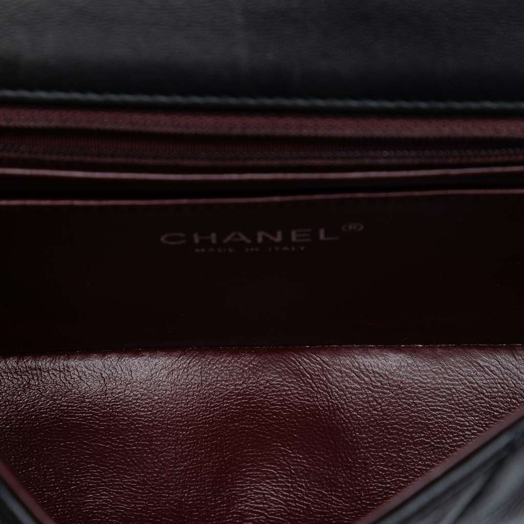 Chanel Mini Rectangular Classic Lambskin Single Flap Black Leather Good condition - Model View