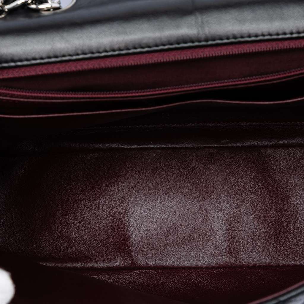 Chanel Jumbo Classic Lambskin Single Flap Black Leather Very good condition - Model View