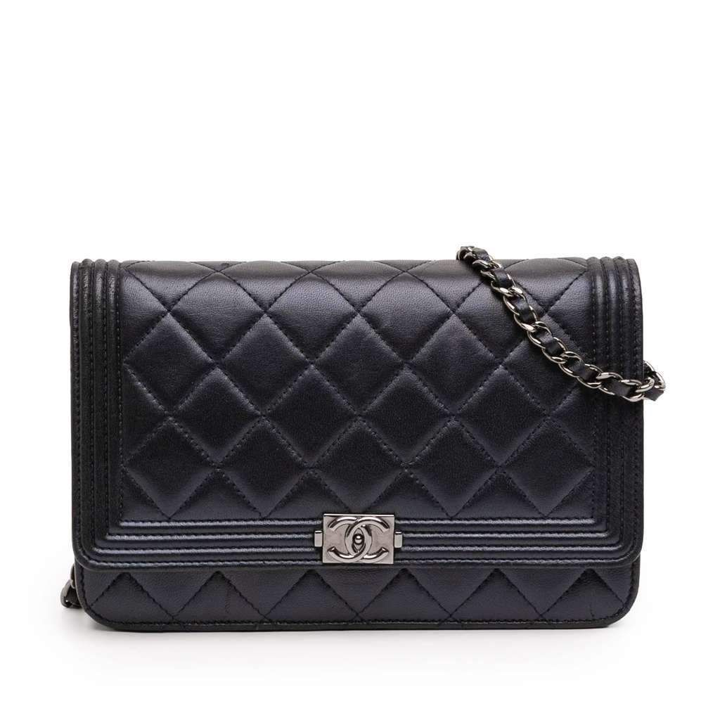 Chanel Quilted Lambskin Boy Wallet On Chain Blue Leather Very good condition - Front View