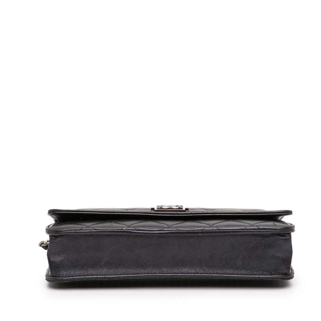 Chanel Quilted Lambskin Boy Wallet On Chain Blue Leather Very good condition - Inside View