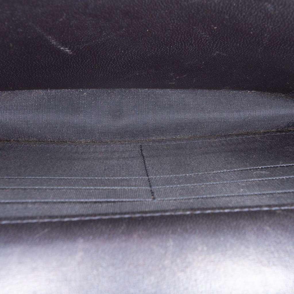 Chanel Quilted Lambskin Boy Wallet On Chain Blue Leather Very good condition - Model View