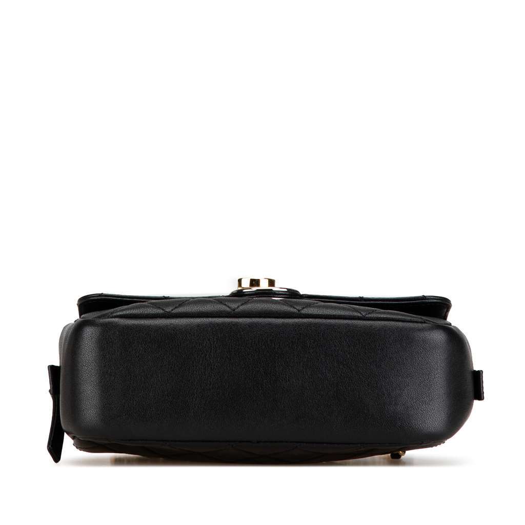 Chanel CC Quilted Lambskin Chain Camera Bag Black Leather Very good condition - Inside View
