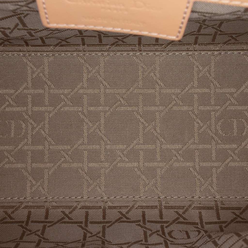 Dior Medium Patent Cannage Lady Dior Brown Leather Good condition - Model View