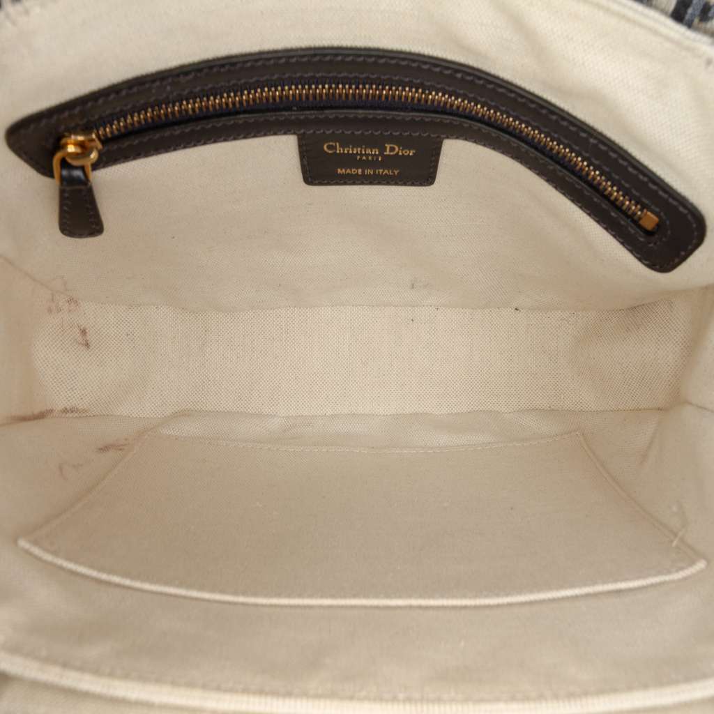 Dior Oblique Canvas Flap Crossbody Blue Canvas Very good condition - Model View