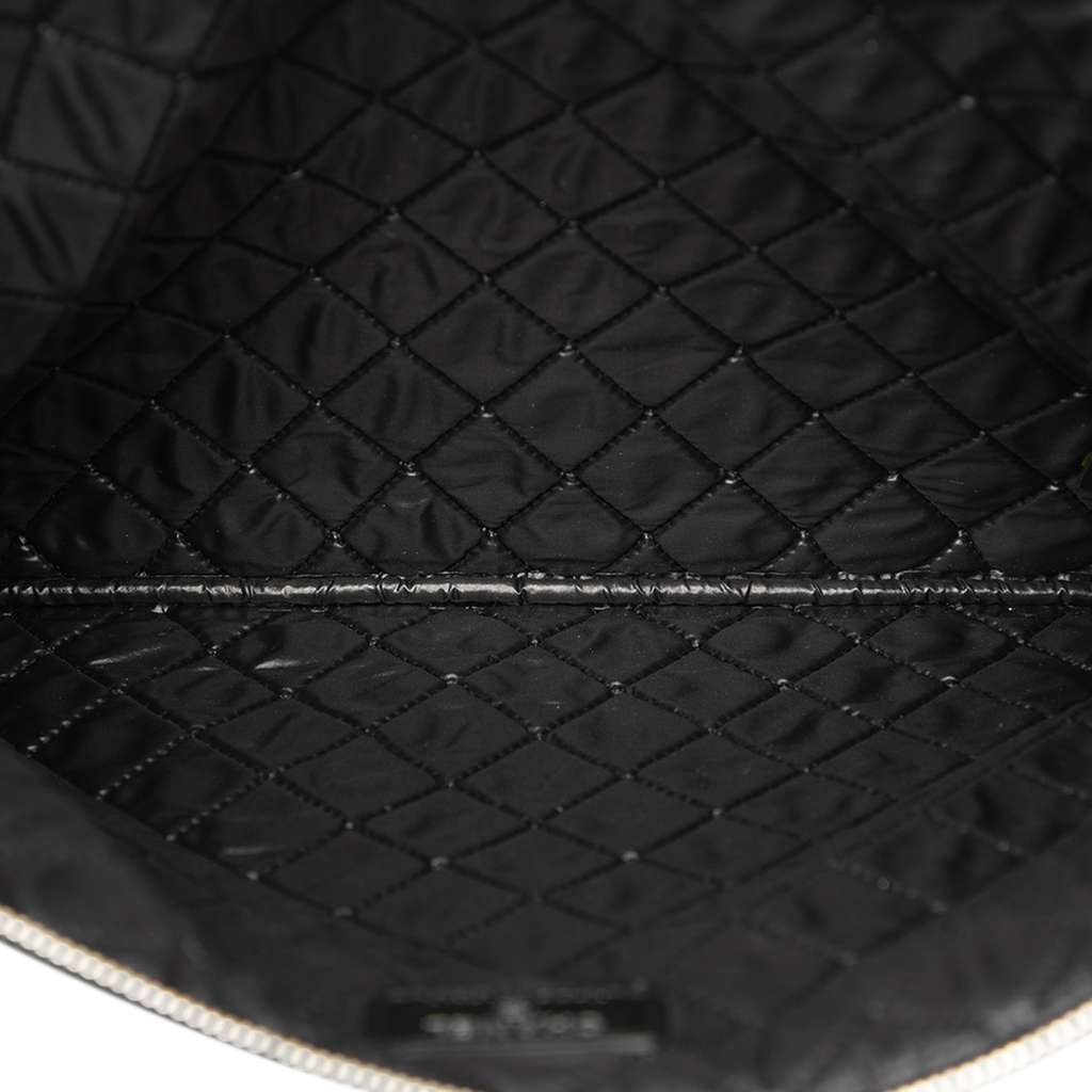 Chanel Large Quilted Lambskin Double Stitch O Case Clutch Black Leather Very good condition - Model View