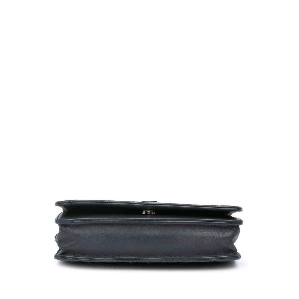 Chanel CC Studded Lambskin Camellia Wallet On Chain Black Leather Very good condition - Inside View